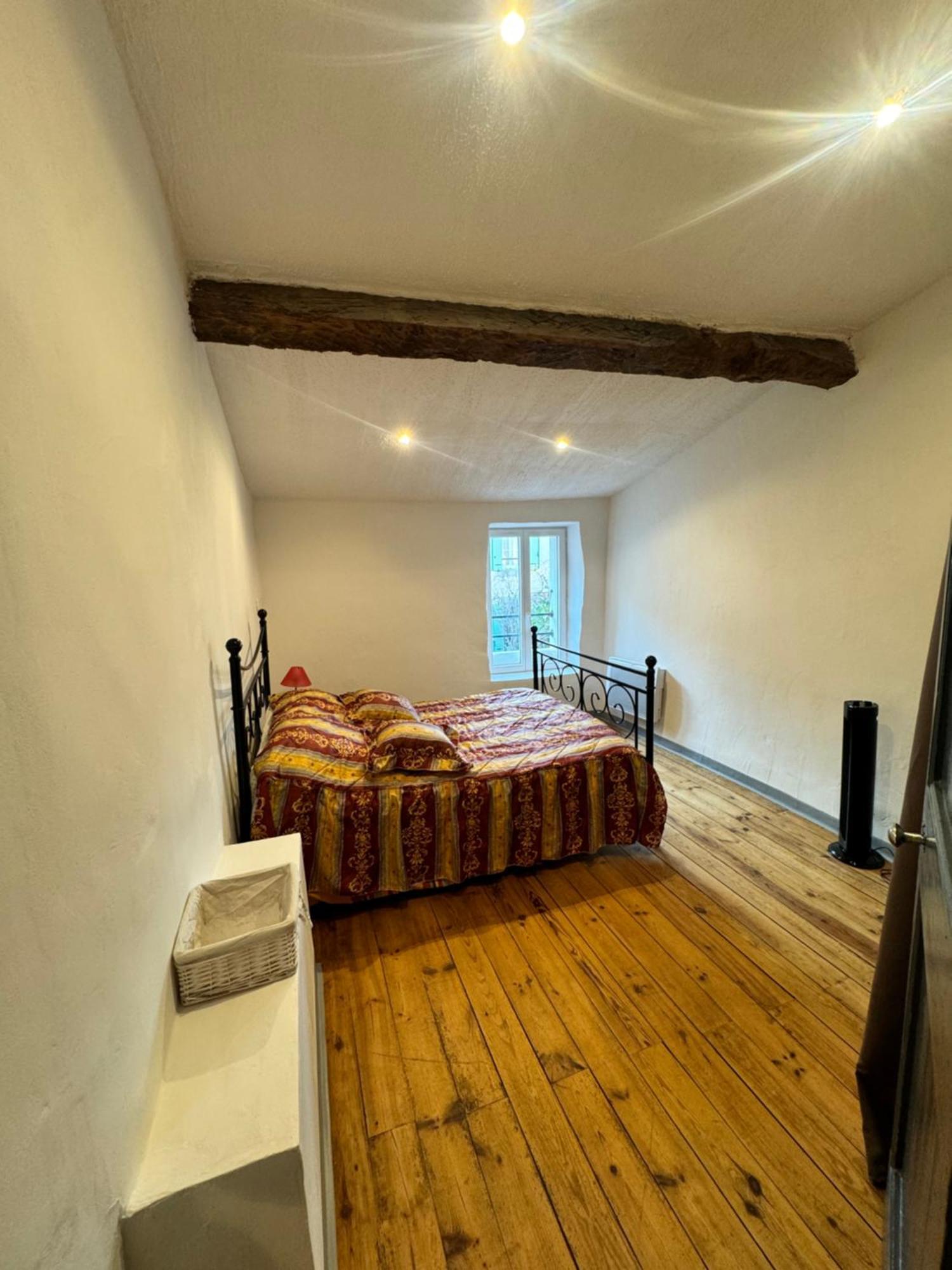 Charmante Maison De Village Bram Ngoại thất bức ảnh
