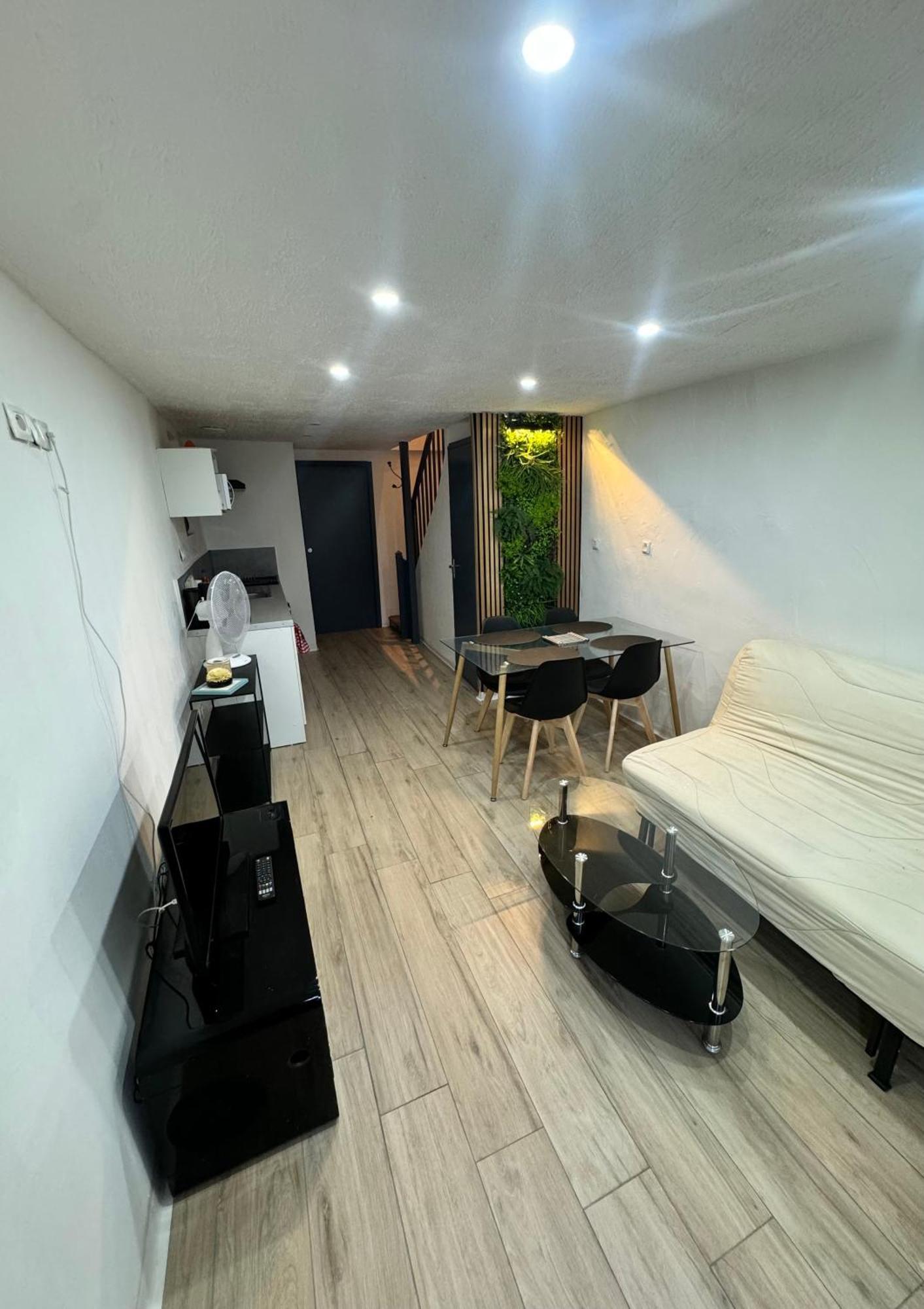 Charmante Maison De Village Bram Ngoại thất bức ảnh